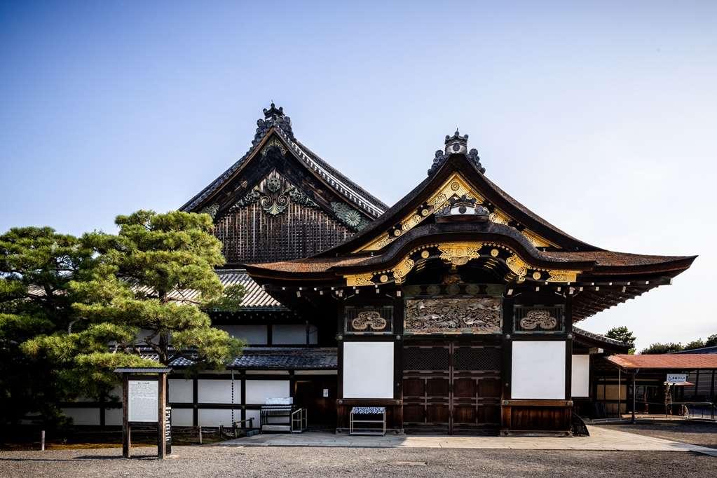 Garrya Nijo Castle *